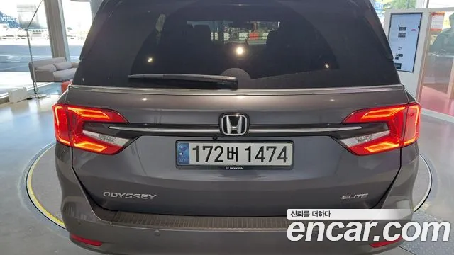 Honda Odyssey — Фото автомобиля 3