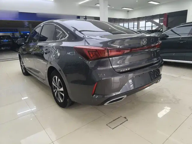 Changan Eado — Фото автомобиля 9