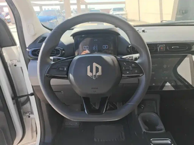 Leapmotor T03 — Фото автомобиля 10