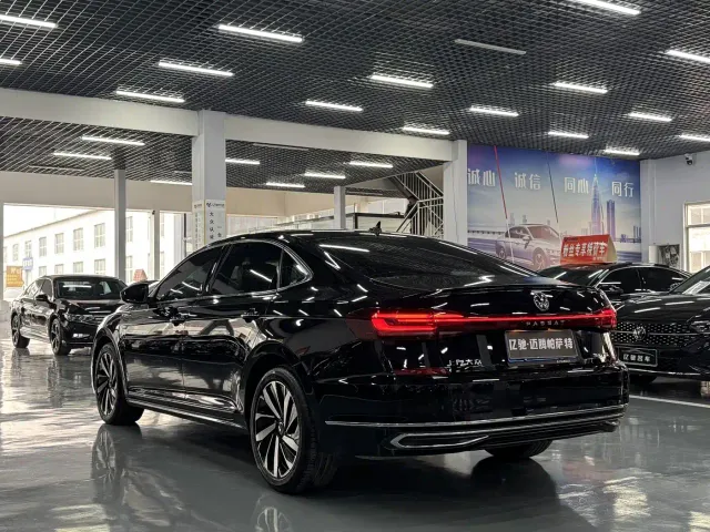 Volkswagen Passat — Фото автомобиля 7