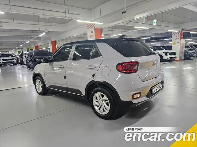 Hyundai Venue — Фото автомобиля 4