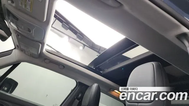 Jeep Renegade — Фото автомобиля 14