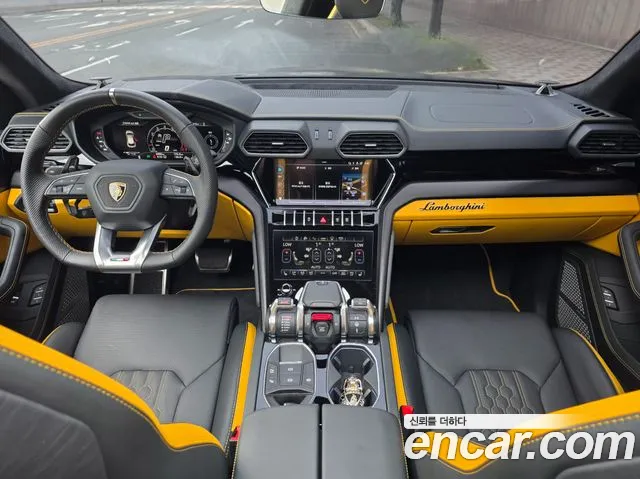 Lamborghini Urus — Фото автомобиля 9