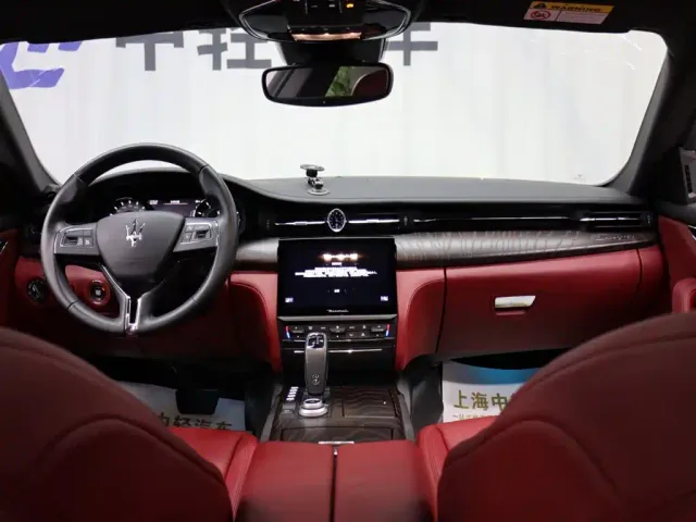 Maserati Quattroporte — Фото автомобиля 15