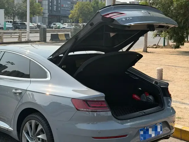 Volkswagen FAW-Volkswagen CC 2021 380TSI Eye-catching Edition — Фото автомобиля 6