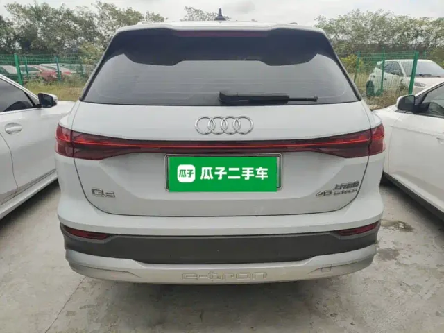 Audi Q5 e-tron — Фото автомобиля 5