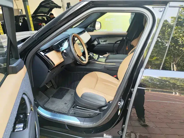 Land Rover Range Rover Sport — Фото автомобиля 5