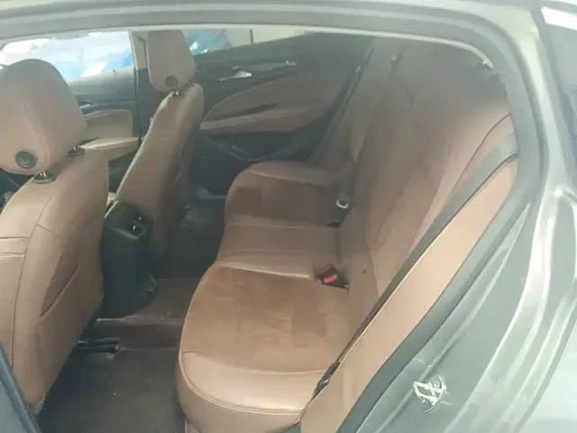 Buick Regal — Фото автомобиля 12