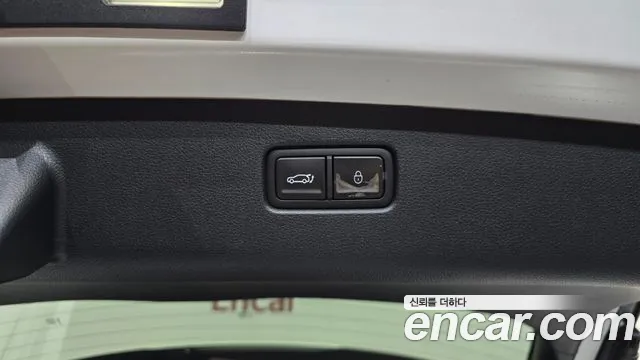 Genesis GV70 — Фото автомобиля 24