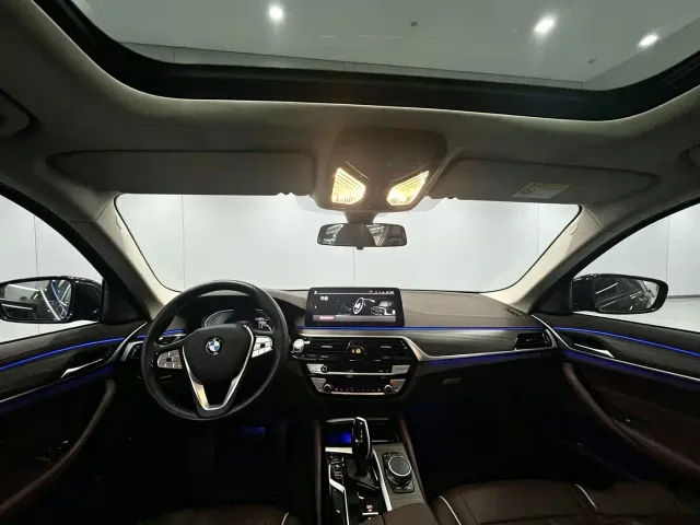 BMW 5 Series — Фото автомобиля 5