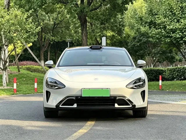 Xiaomi SU7 — Фото автомобиля 2