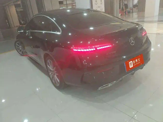 Mercedes-Benz E-Class — Фото автомобиля 9