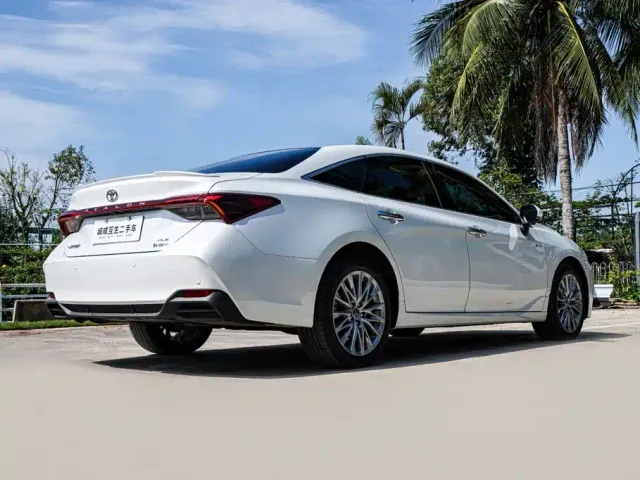 Toyota Avalon — Фото автомобиля 6