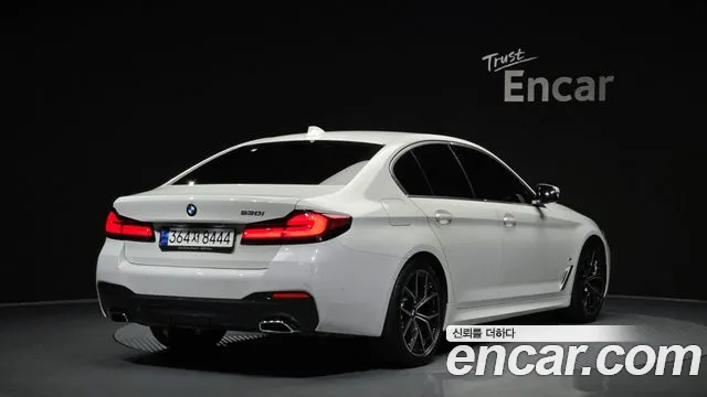 BMW 5-Series — Фото автомобиля 2