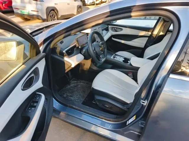 BYD Seal 05 DM-i — Фото автомобиля 15