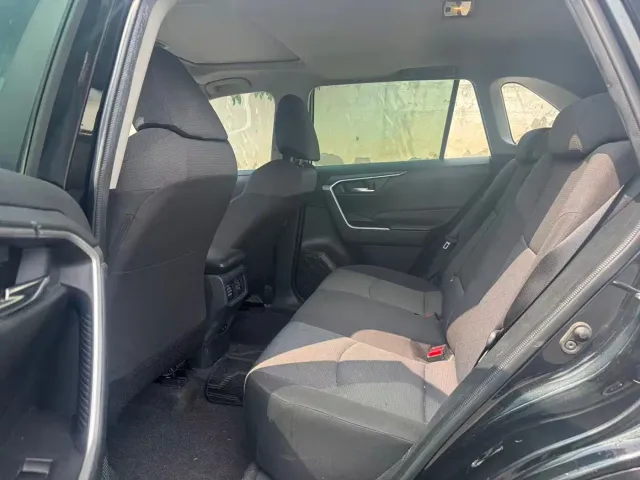 Toyota RAV4 — Фото автомобиля 8