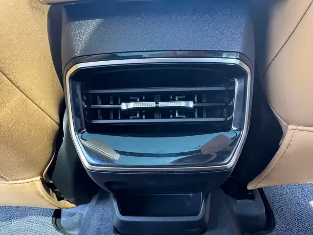 Roewe RX5 — Фото автомобиля 13