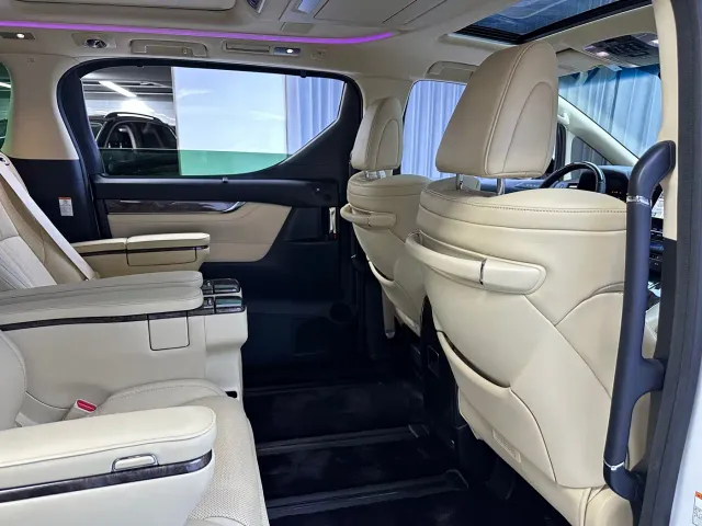 Toyota Vellfire — Фото автомобиля 16