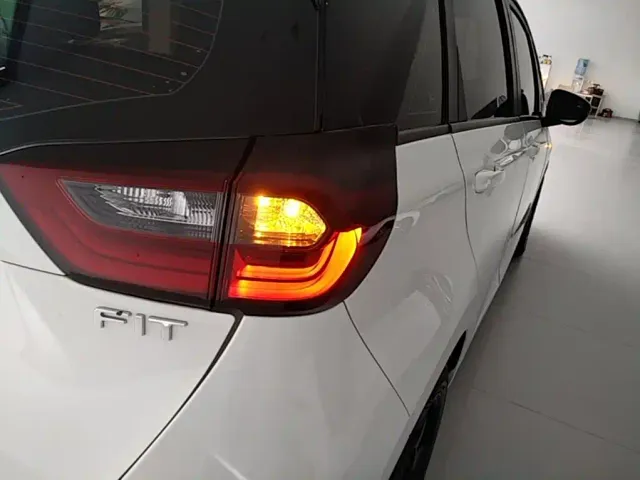 Honda Fit — Фото автомобиля 7