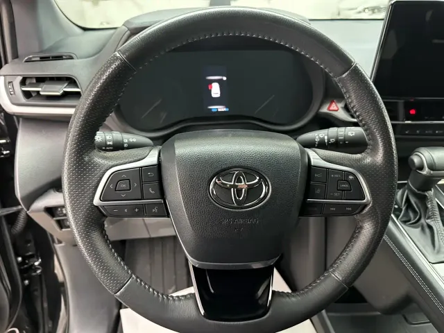 Toyota Sienna — Фото автомобиля 9