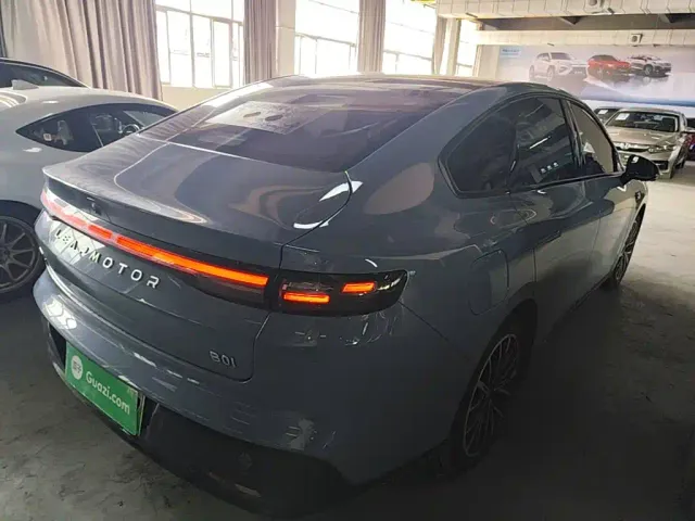 Leapmotor B01 — Фото автомобиля 6
