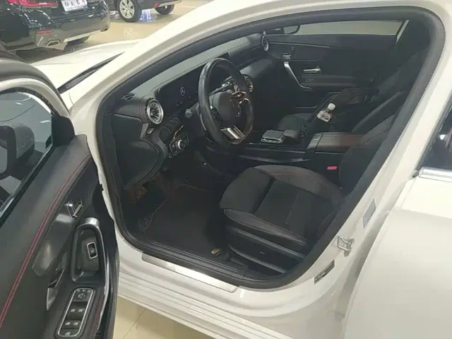 Mercedes-Benz A-Class — Фото автомобиля 15