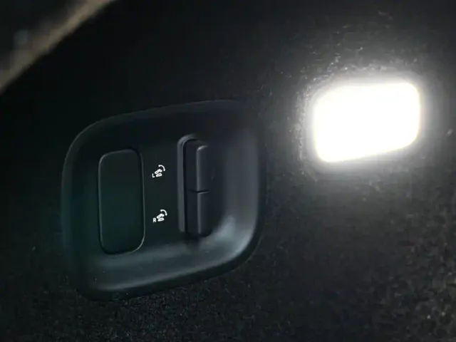 IM Motors LS6 — Фото автомобиля 30