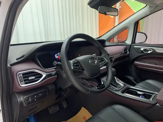 GAC Trumpchi M6 — Фото автомобиля 7