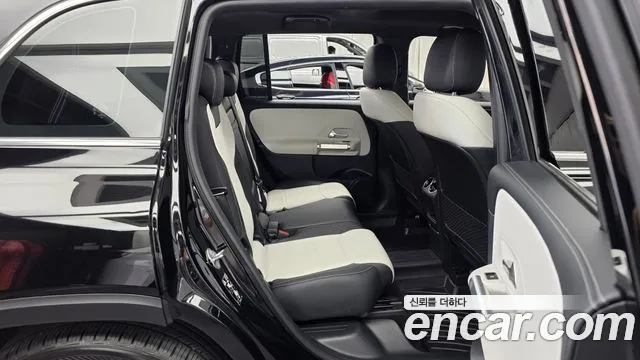 Mercedes-Benz GLB-Class — Фото автомобиля 10