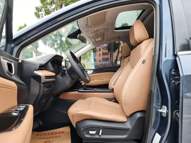 Wuling Jiachen — Фото автомобиля 9