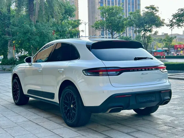 Porsche Macan — Фото автомобиля 4