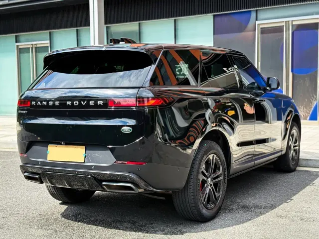 Land Rover Range Rover Sport — Фото автомобиля 5
