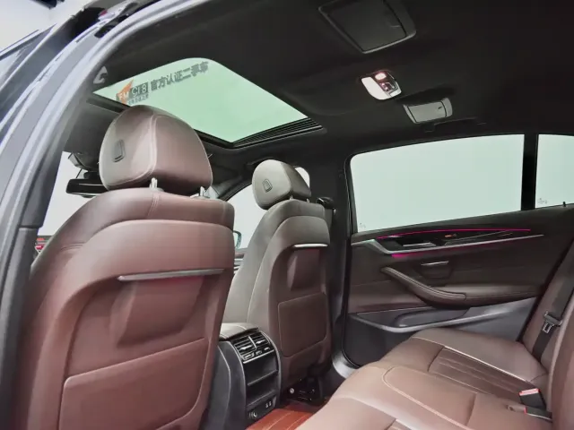 BMW BMW 5 Series 2022 525Li M Sport Package — Фото автомобиля 14