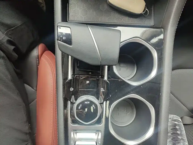 Changan Eado — Фото автомобиля 13