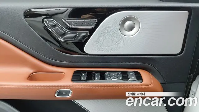 Lincoln Aviator 2nd Gen — Фото автомобиля 19