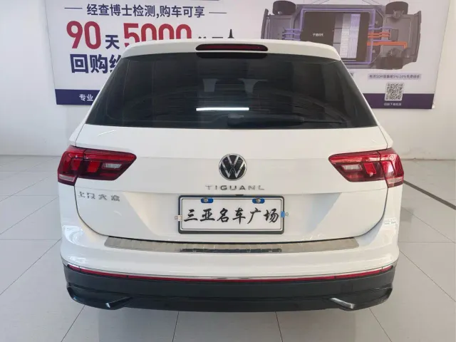 Volkswagen Tiguan L — Фото автомобиля 8