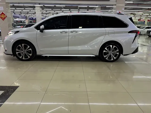 Toyota Granvia — Фото автомобиля 15