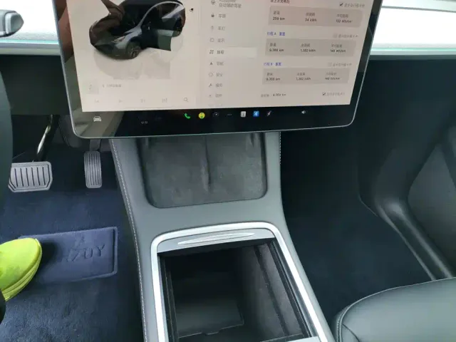 Tesla Model Y — Фото автомобиля 14