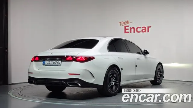 Mercedes-Benz E-Class W214 — Фото автомобиля 2
