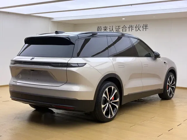Nio ES8 — Фото автомобиля 18