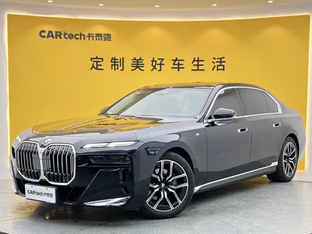 BMW 7 Series — Фото автомобиля 11