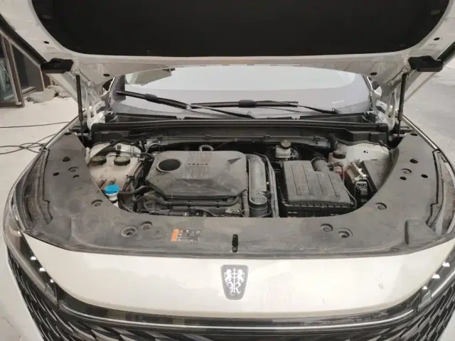 Roewe RX5 — Фото автомобиля 10