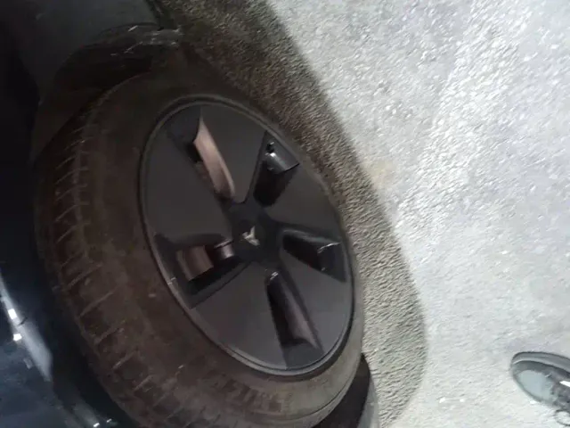 Tesla Model 3 — Фото автомобиля 22