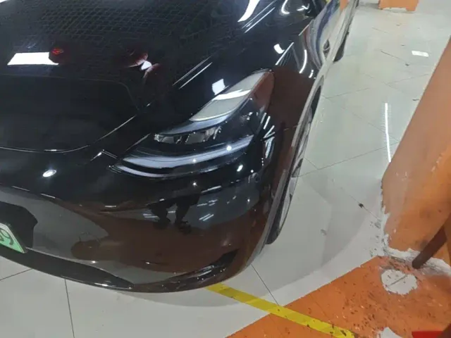 Tesla Model Y — Фото автомобиля 23