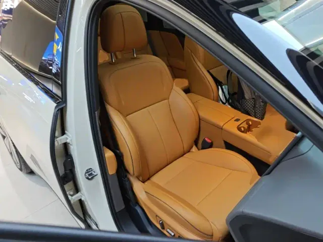 Li Auto i6 — Фото автомобиля 24