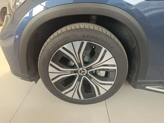 Mercedes-Benz EQE SUV — Фото автомобиля 22