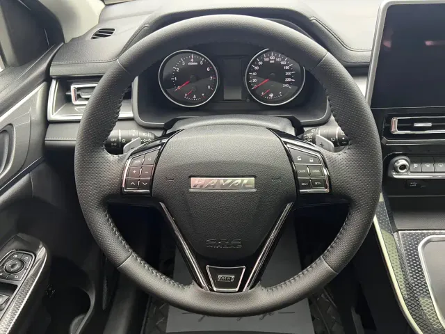 Haval M6 — Фото автомобиля 10