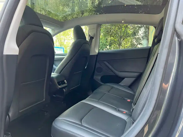Tesla Model Y — Фото автомобиля 6