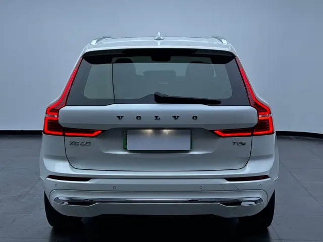 Volvo XC60 — Фото автомобиля 10