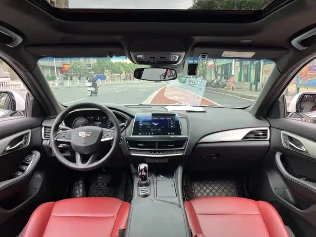 Cadillac CT5 — Фото автомобиля 11